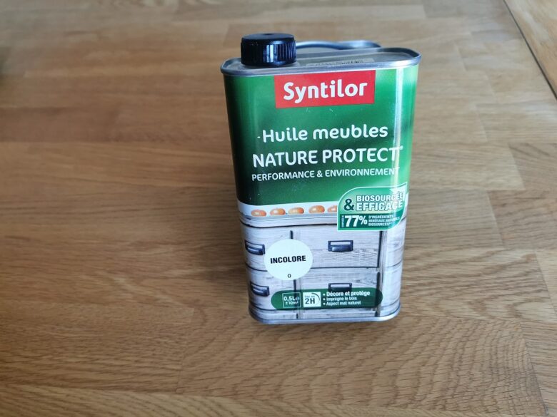 Comment protéger une table en bois brut ? - Un coin chez soi